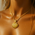 Natalia Oversized Shell Pendant Necklace