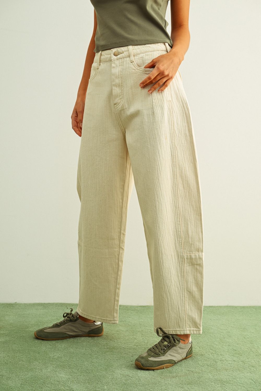 White Barrel Jeans
