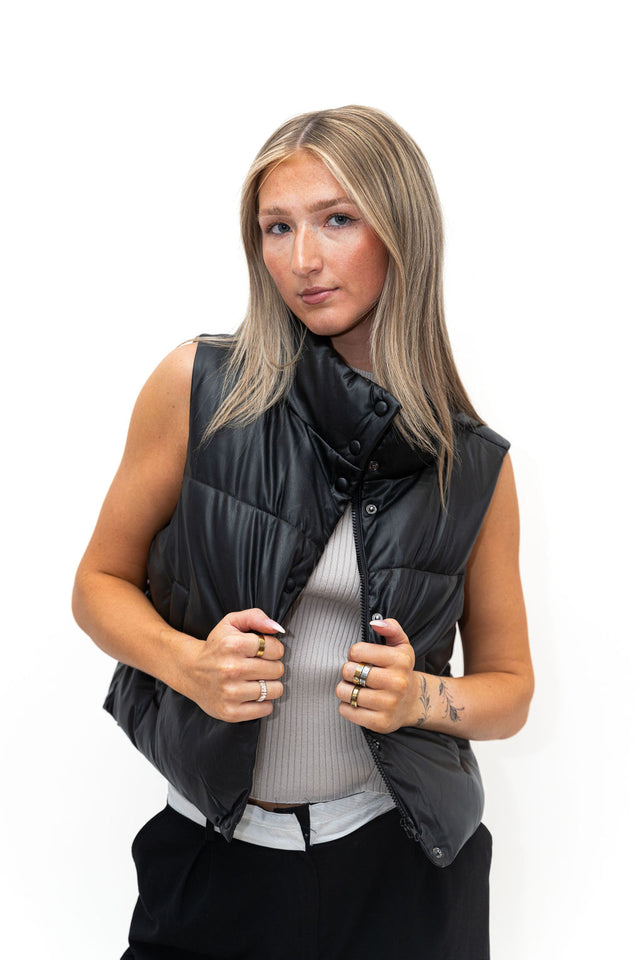 Theda Vest